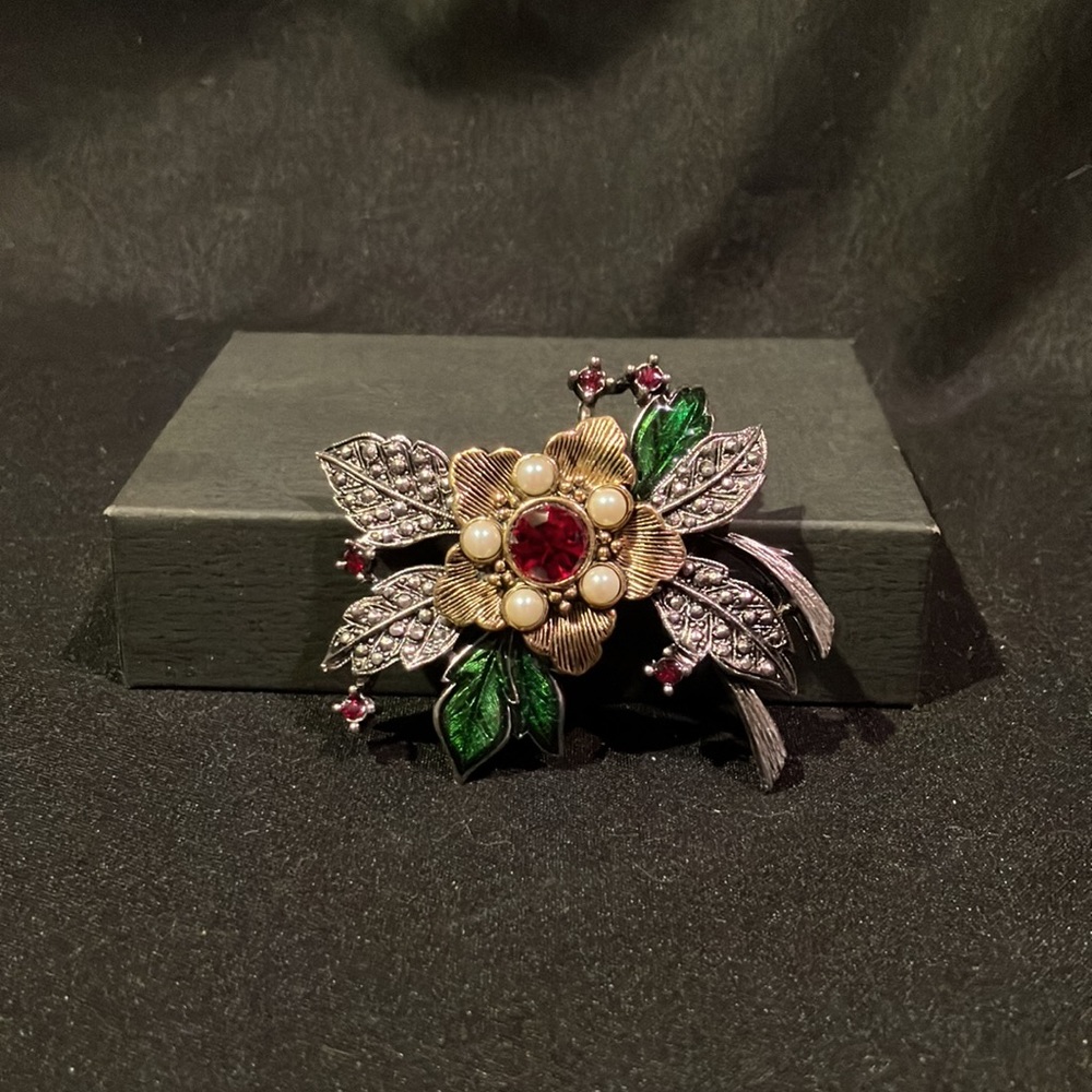 Flower Pins - 2 pins - Picture 4 of 6